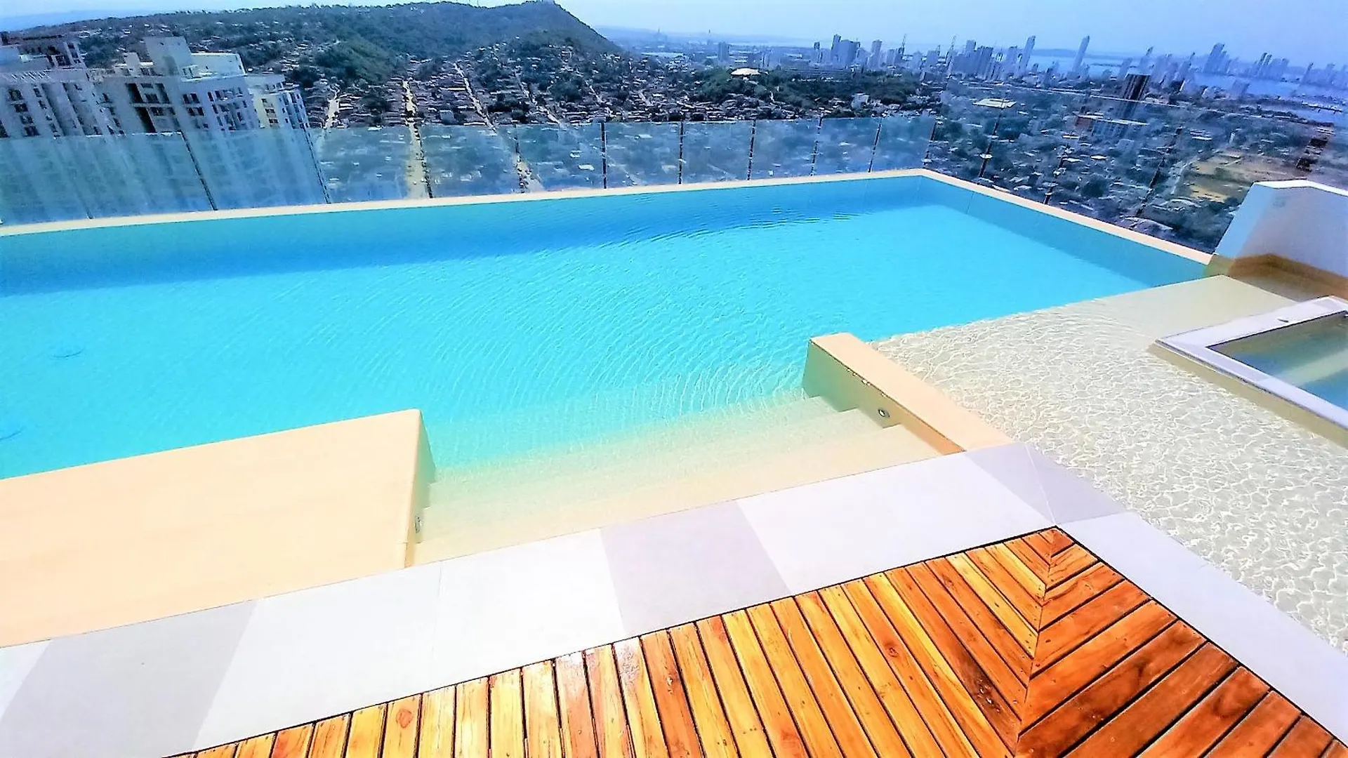 P16 Gorgeous Brand New 2Bd 3Ba 8 Blocks To Old City Steps To The Beach Apartment Cartagena Colombia